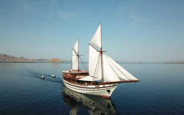 Prana by Atzaro Yate de lujo a motor