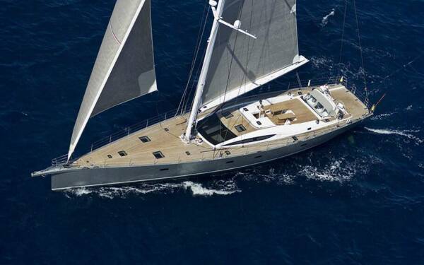 HUAYRA Yate de lujo de vela