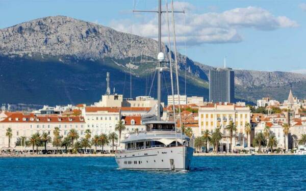 LIFE IS GOOD Luksusowy jacht motorowy