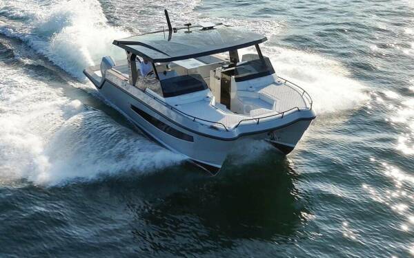 Zest Catamarano di lusso