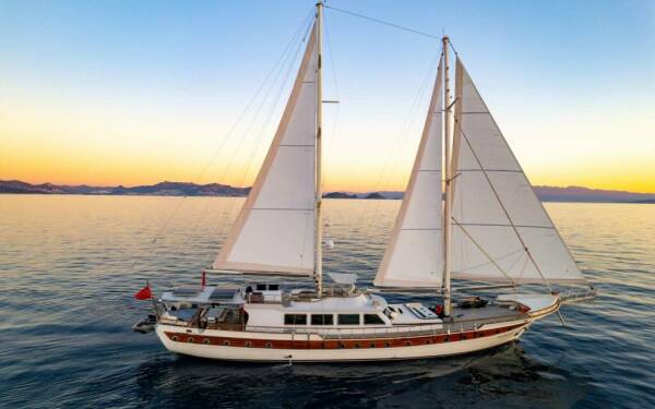 DOUBLE EAGLE Yate de lujo a motor