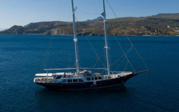 ALTHEA Yate de lujo de vela