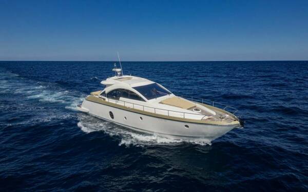 GYNAH Luxusný katamarán