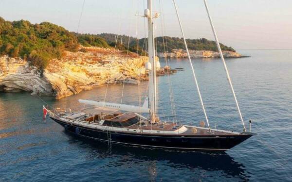 ABUNDANCE Yate de lujo de vela