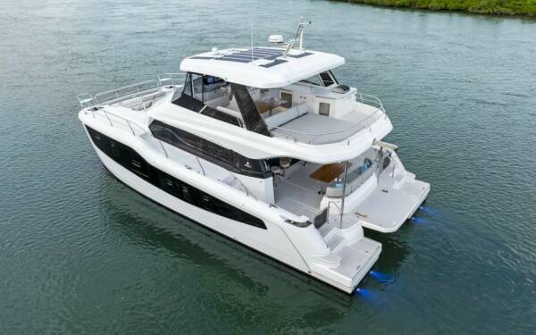 Lucy Luxus - Katamaran