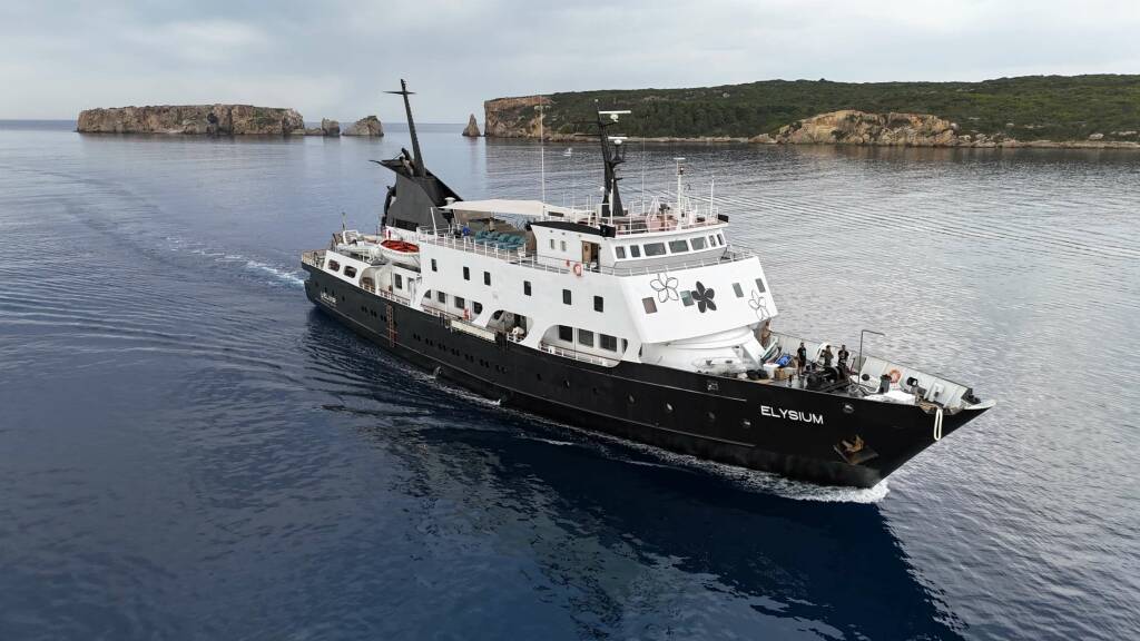 ELYSIUM Luxury catamaran