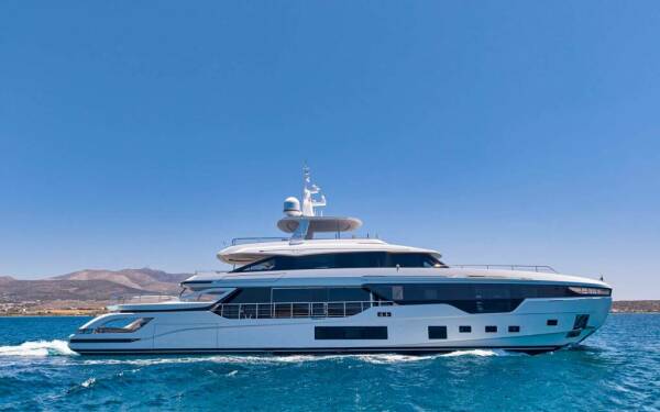 VOLO MARE Luxury catamaran