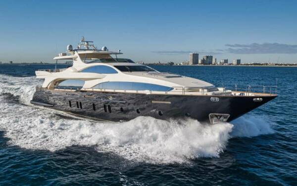 VIVERE Catamarano di lusso