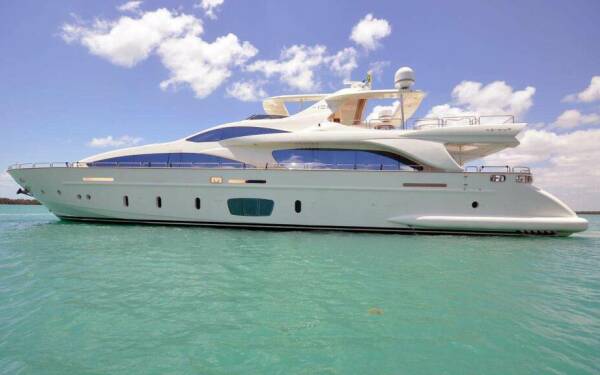 105 YCG Luxusný katamarán