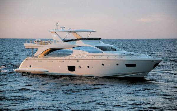 LA FENICE Catamarán de lujo