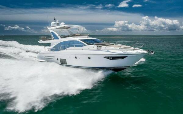 Relentless Catamarán de lujo
