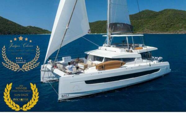 SUN DAZE Luxury catamaran