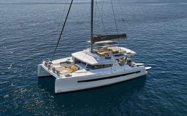 LUNAR ARC Luxury catamaran