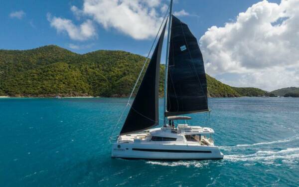 AD ASTRA 5.4 Luxury catamaran