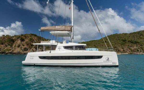 SERENITY 4.8 Catamarano di lusso