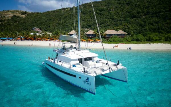 ISLAND KISSES Luksusowy katamaran