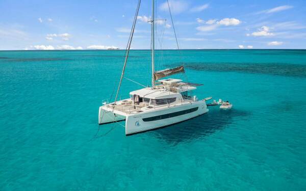 PENNY JO Catamarán de lujo