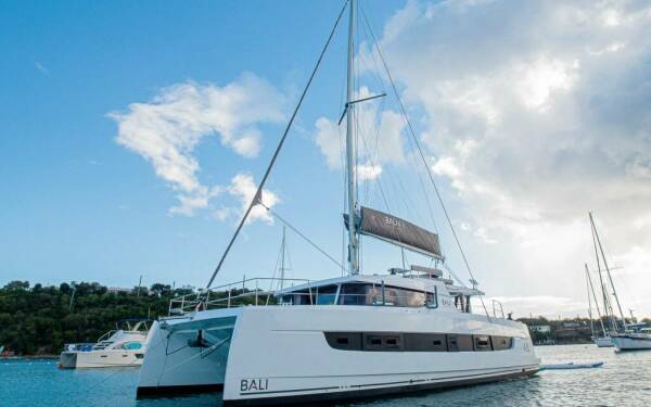 Bavarian Bliss Catamarán de lujo