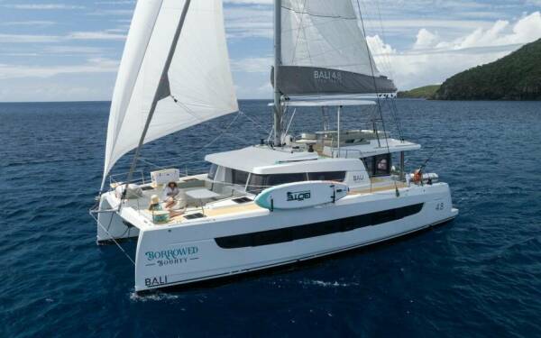 BORROWED BOUNTY Luxus - Katamaran