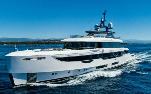 NORTHERN ESCAPE Luxury motor yacht