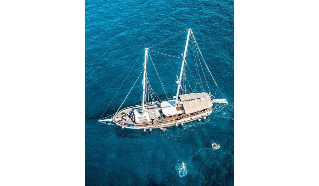 Donna Marisa Yate de lujo de vela