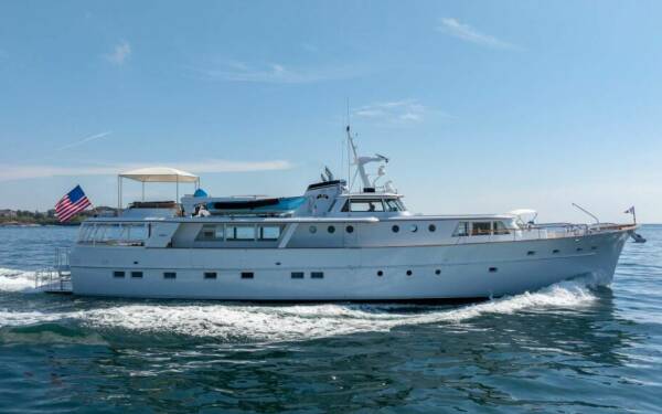 SOVEREIGN Catamarán de lujo