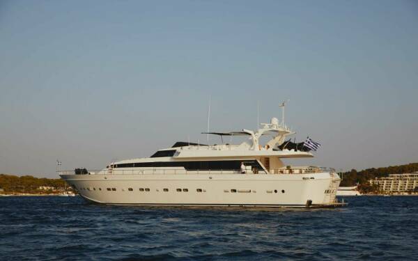 ERA A Catamarán de lujo