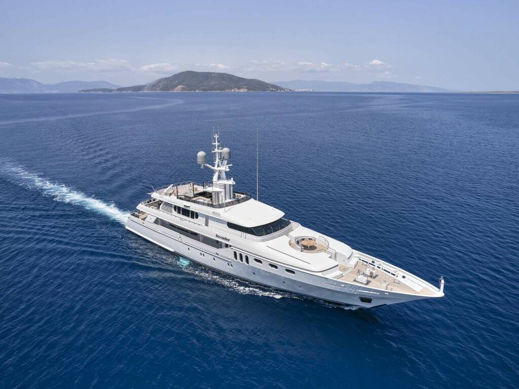 INVADER Luxury catamaran