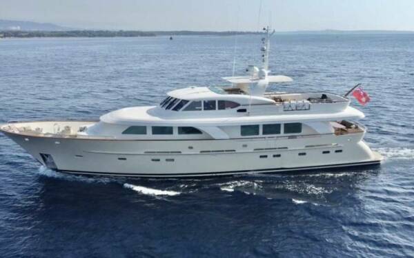 ORIZZONTE Catamarán de lujo