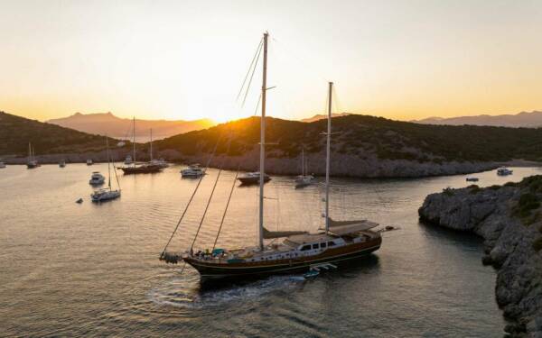 LA BELLA VITA (ex CARPE DIEM IV) Yate de lujo a motor