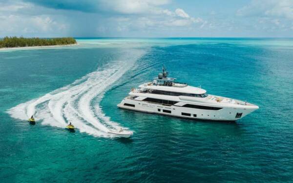 EROS Catamarán de lujo