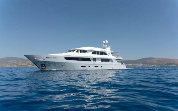 PRINCESS MELDA Luxury catamaran