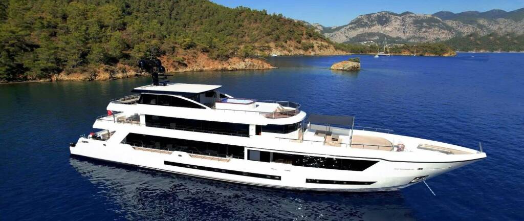 OCEAN BREEZE Luxury catamaran