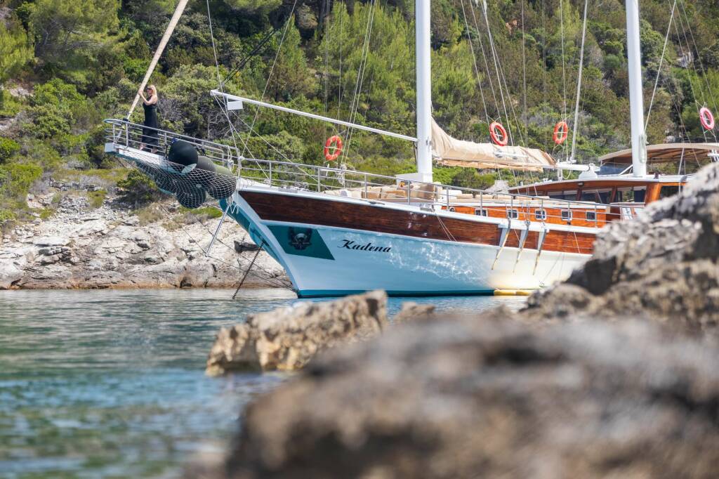 Kadena Luxusná motorová loď