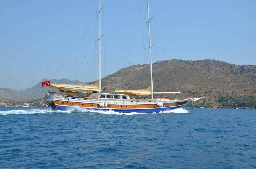 C. Taner 2 Luxusná motorová loď