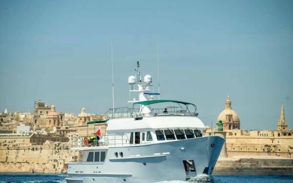 VOYAGER Catamarán de lujo