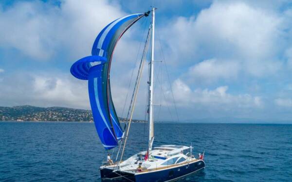 CURANTA CRIDHE Luxury catamaran