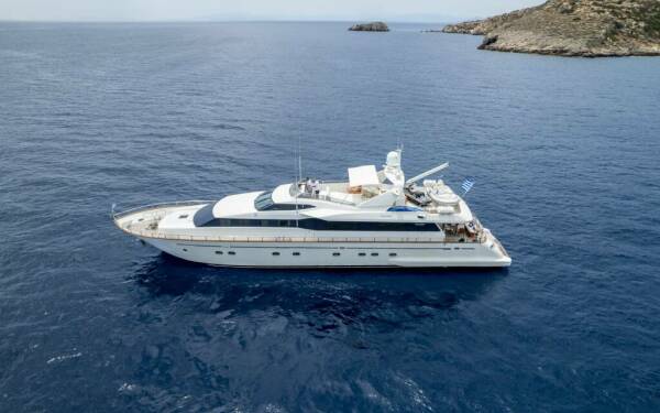 FALCON ISLAND Catamarán de lujo