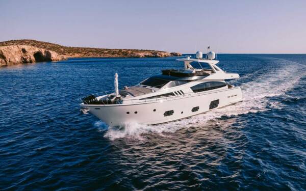 D&D Catamarán a motor