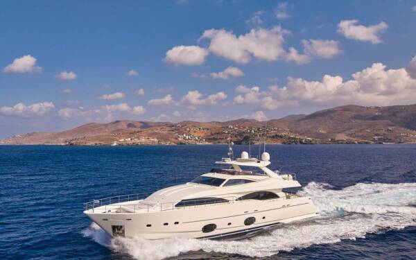 WATCH ME Luksusowy katamaran