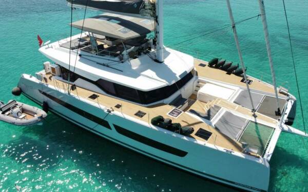 INSPIRANTE Catamarán de lujo