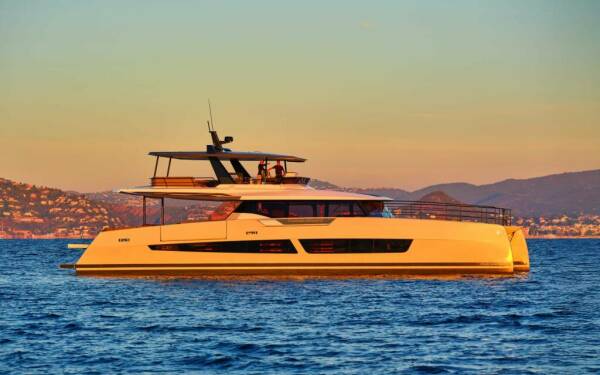 CHRISTAL MIO 80  Luxusný katamarán