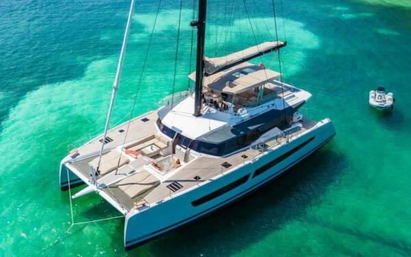 Azure Catamarano di lusso