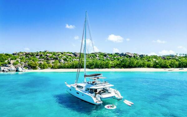 TRUE STORY Luxusný katamarán