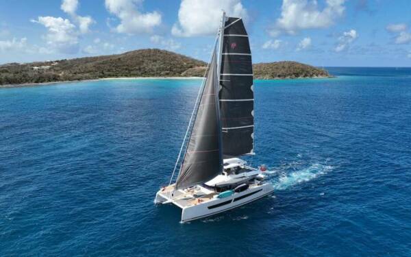 TRU NORTH Catamarán de lujo