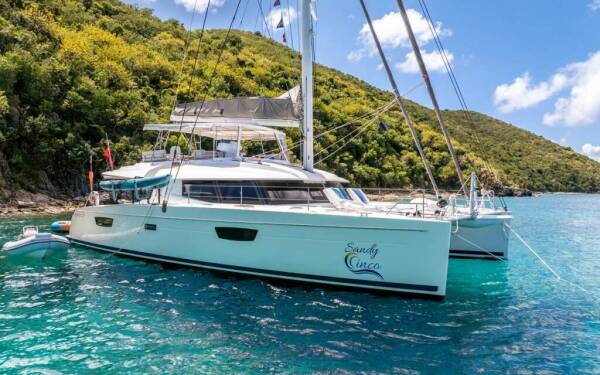 SANDY CINCO Luxury catamaran