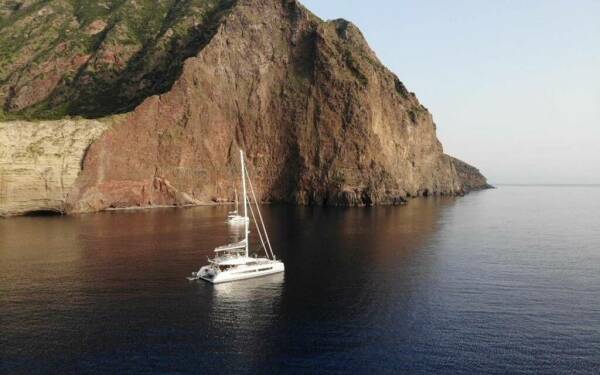 LOOMA Catamarán de lujo