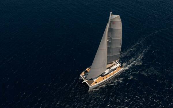 AETHER Catamarano di lusso