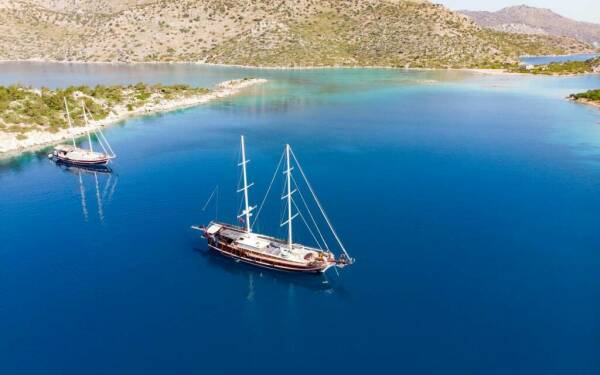 KAPTAN MEHMET BUGRA Yate de lujo a motor