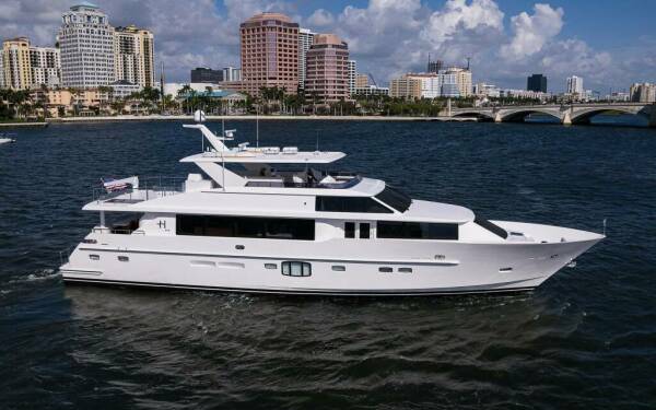 RISK TAKER Luksusowy katamaran